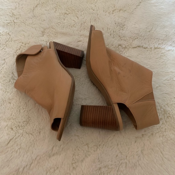 Steve Madden Open Toe Heels - Tan - Picture 2 of 5